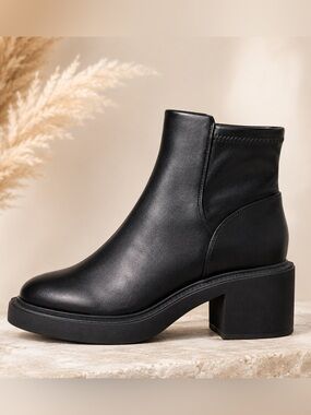 Madden Girl G-Easy Black Chunky Platform Ankle Boots Size 10 M